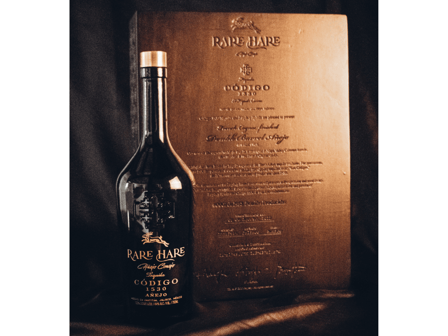 Codigo 1530 Rare Hare Añejo Conejo bottle and box