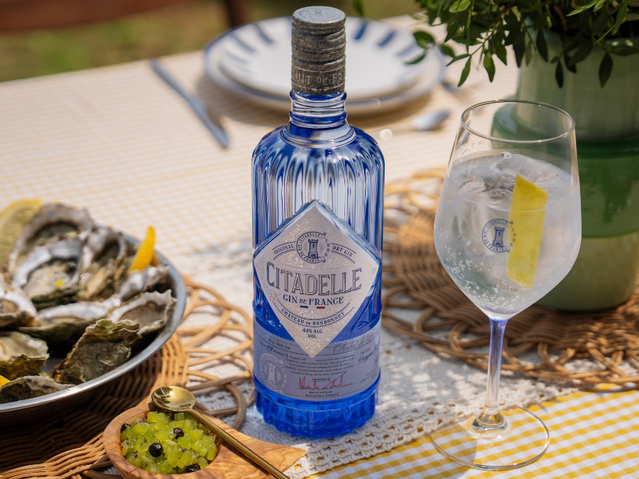 Citadelle Gin bottle