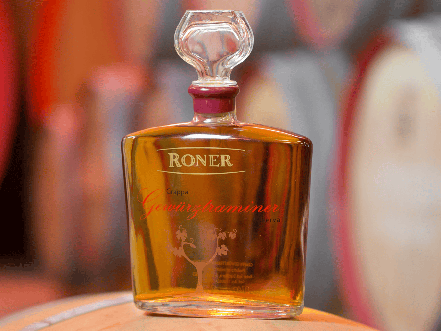 Roner Grappa bottle