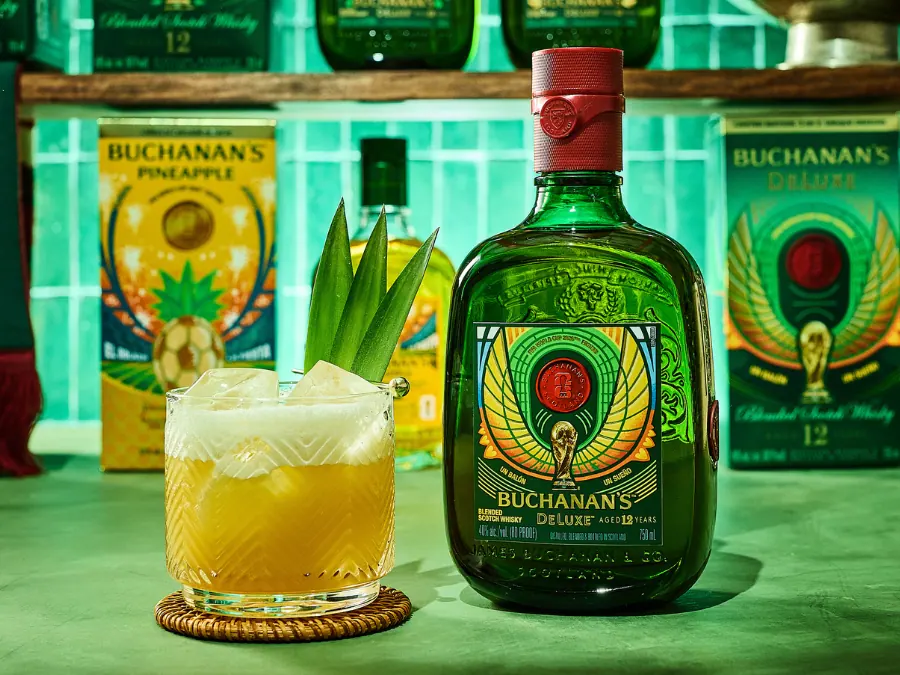 Buchanan's bottle plus serve