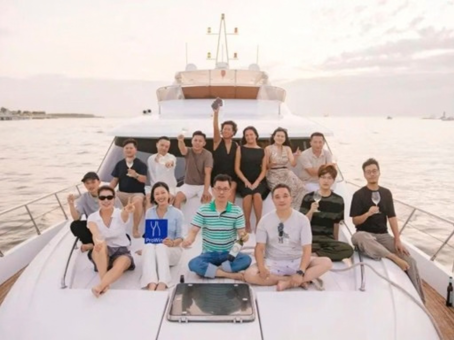 A ProWine yacht salon session