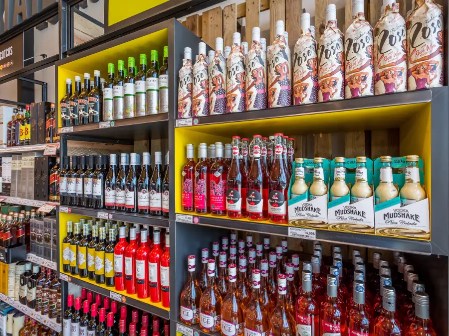 Société des alcools du Québec interior
