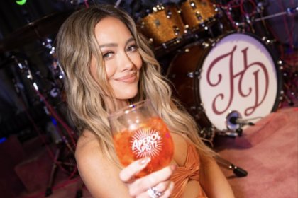 Aperol Hilary Duff