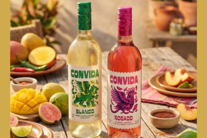Convida Blanco and Rosado bottles