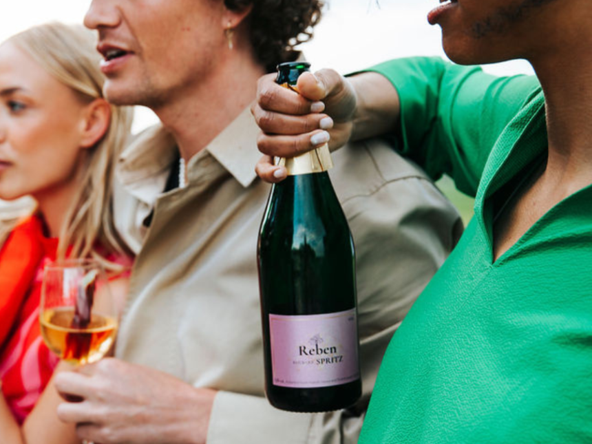 Reben Rhubarb Spritz bottle