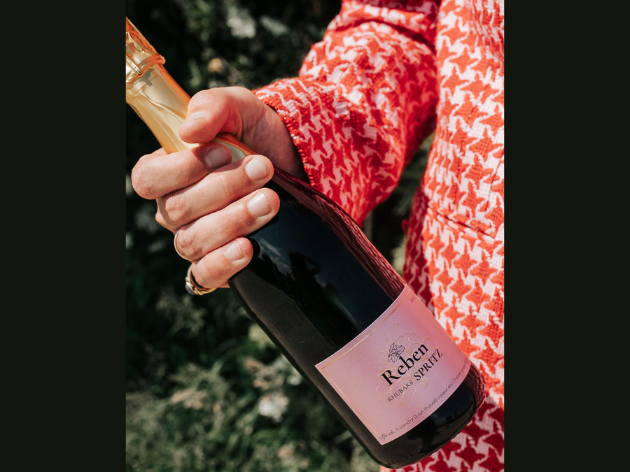Reben Rhubarb Spritz bottle