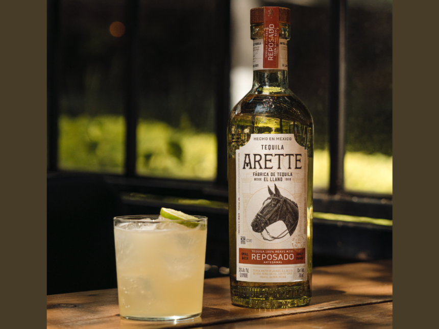 Arette Artesanal Reposado bottle