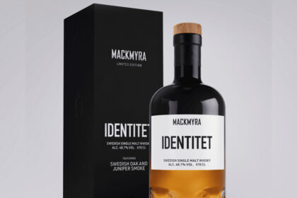Bottle of and box for Mackmyra Identitet