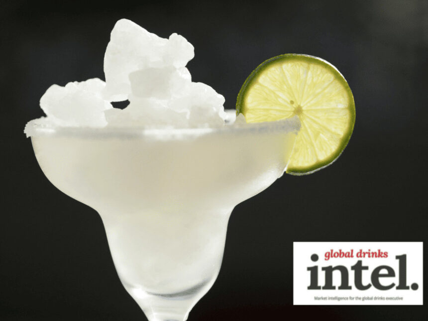 A margarita cocktail serve