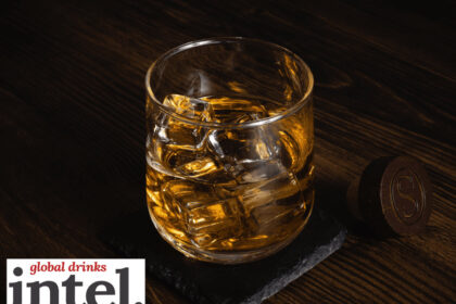 A glass of whisky/whiskey over ice