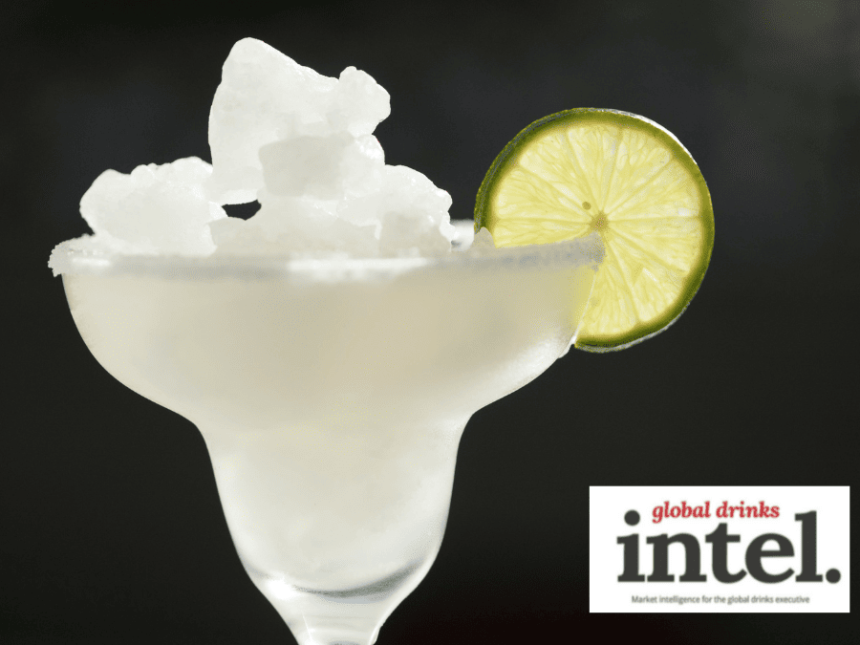 A margarita cocktail serve