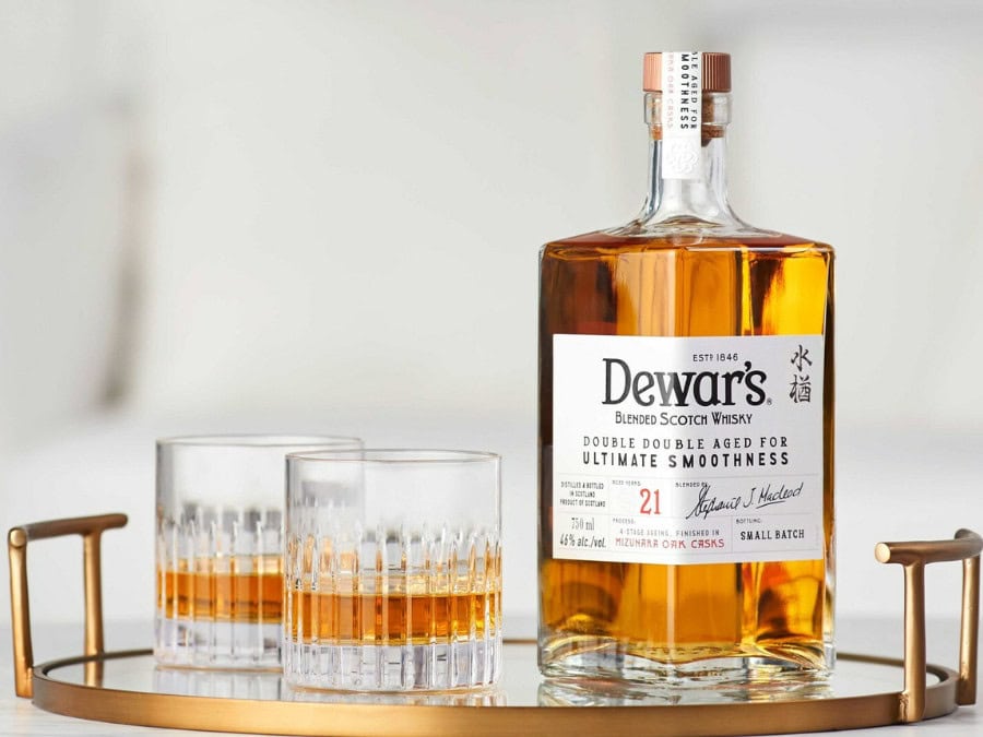 Bottle of Dewars Double Double 21 Year Old Mizunara Oak Cask Finish