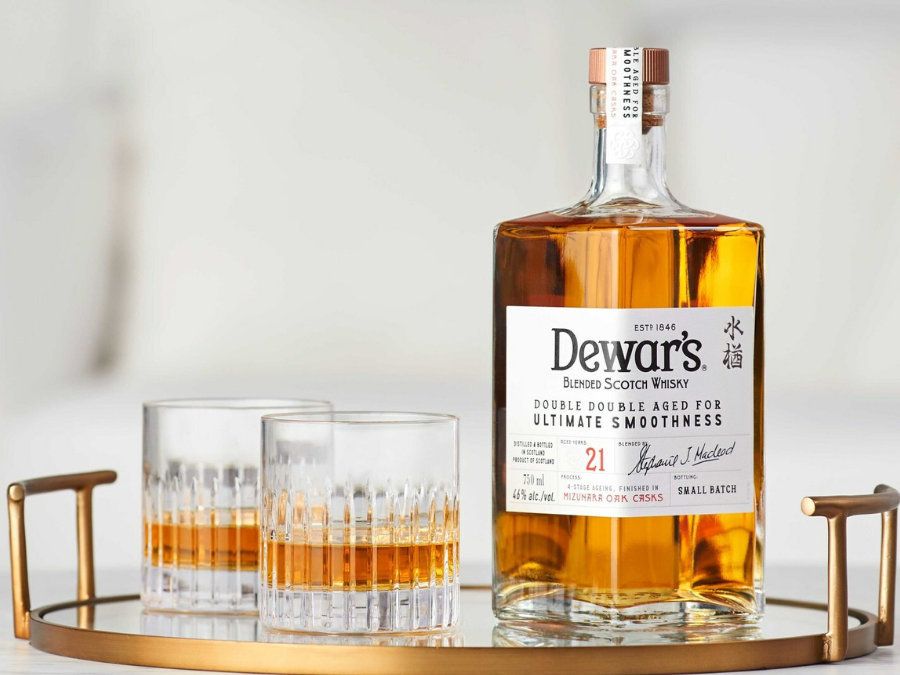 Bottle of Dewars Double Double 21 Year Old Mizunara Oak Cask Finish