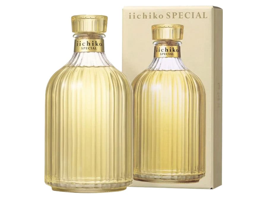 Bottle of and box for Iichiko Special shochu
