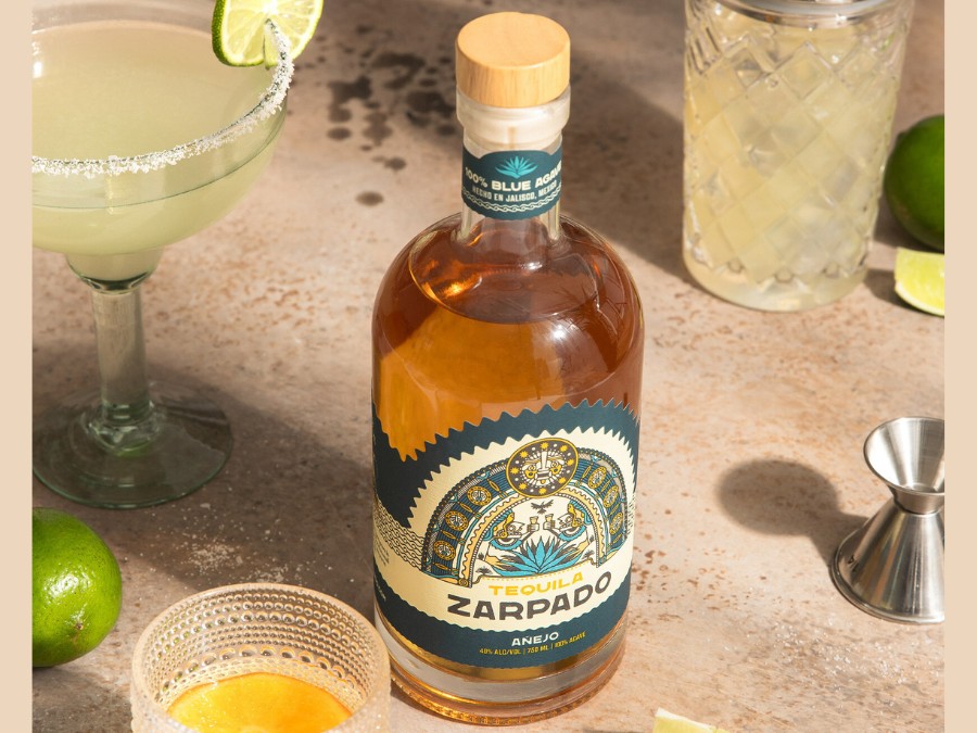 Bottle of Tequila Zarpado Añejo