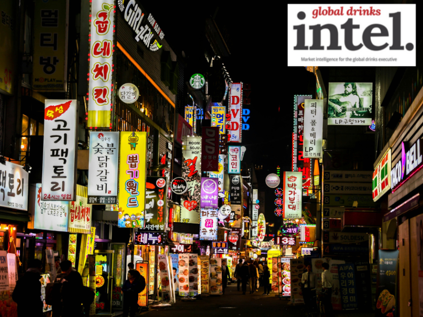 An alley in a South Korea city at night