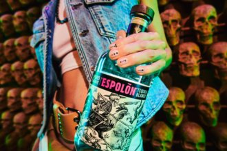 Bottle of Espolòn Tequila Blanco
