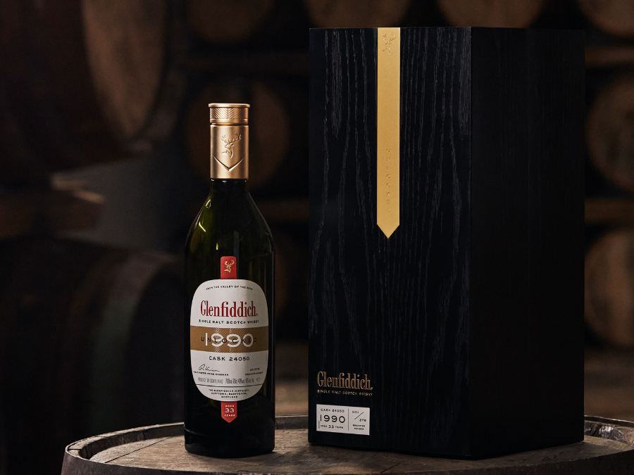 Bottle of and box for The Glenfiddich Archive Collection American Oak Hogshead 1990 33-Year-Old