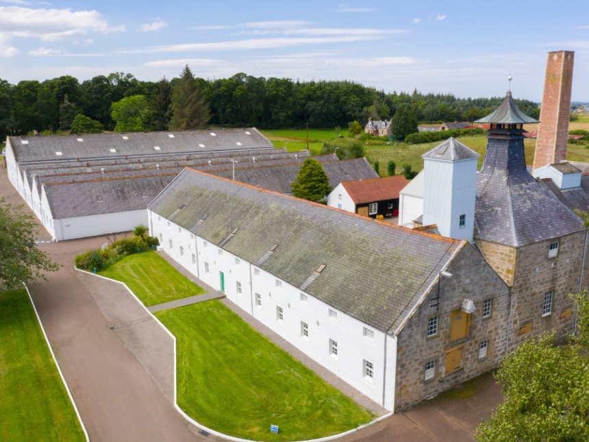 Exterior of Dallas Dhu Distillery
