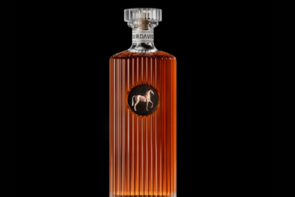 Bottle of SirDavis American whisky