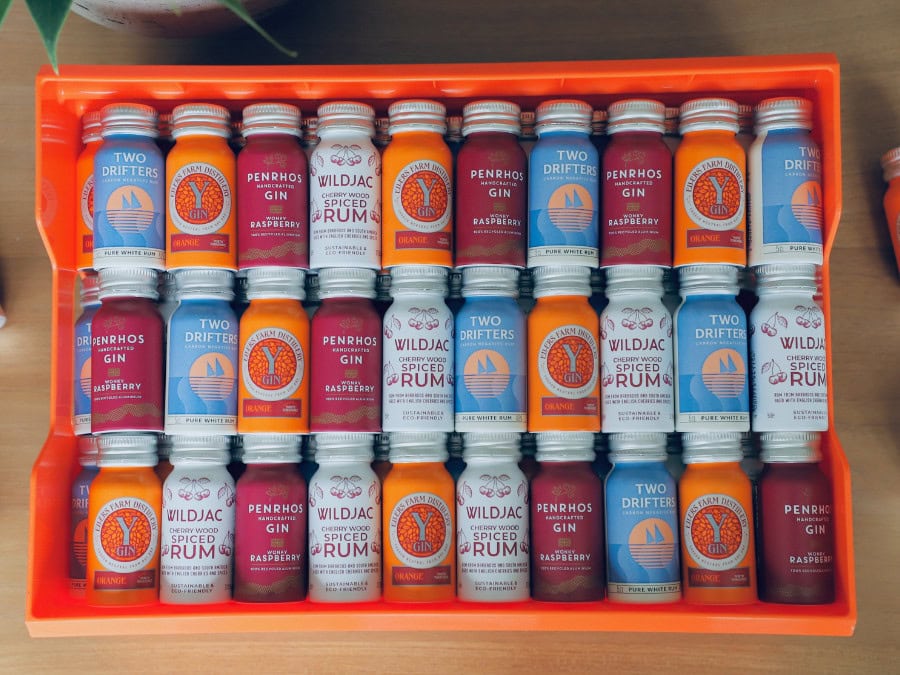 Tray of 5cl spirits bottle made of 100% recycled aluminium