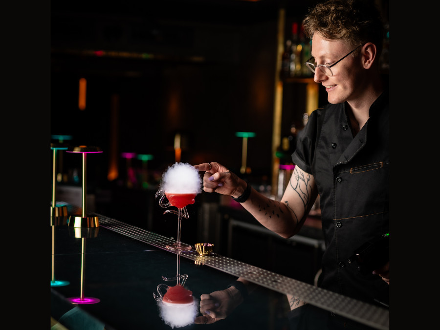 A bubble of aroma on top of a cocktail serve