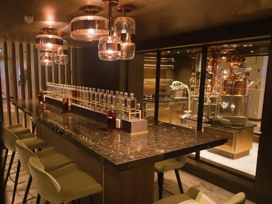 Interior of Anderson's Bar on P&O Cruises' Arvia cruise ship