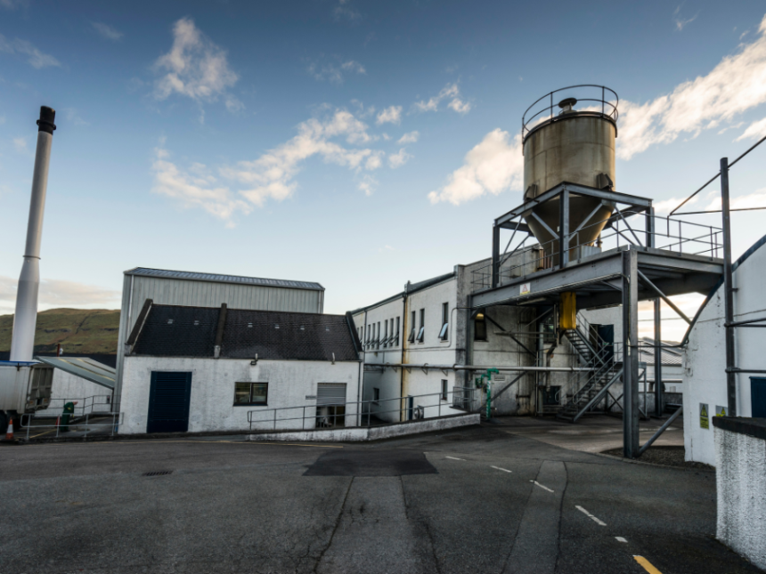 Exterior of Talisker distillery on the Isle of Skye