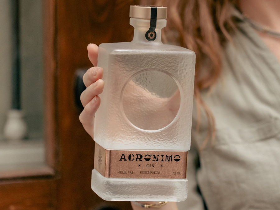 Bottle of Acrónimo Gin
