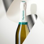 Bottle of sparkling wine featuring the symbiosis paper-based seal