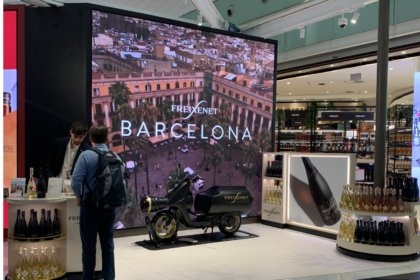 Freixenet activation in Barcelona Airport