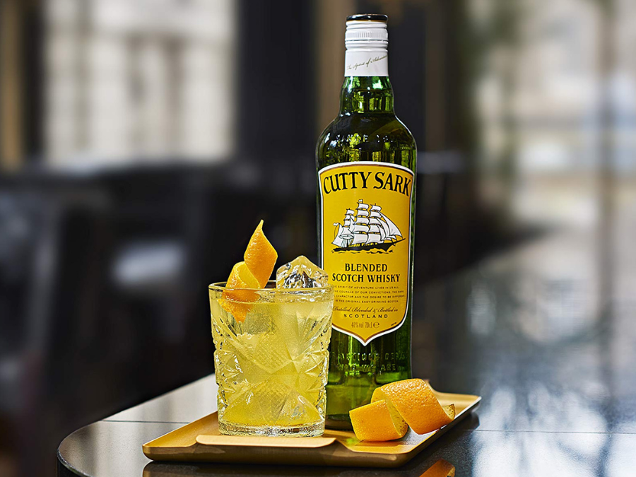 Cutty Sark with a serve