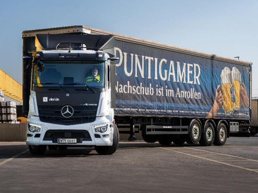 Einride freight vehicle with Heienekn beer in Austria