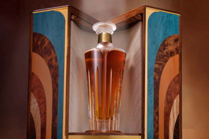 Midleton Very Rare Silent Distillery Collection Chapter Six bottle and box