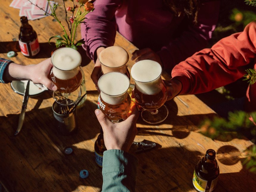 Chouffe serves being clinked