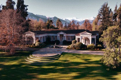 Casa Don Melchor and Concha y Toro Park aerial view