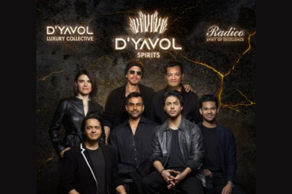Shahrukh Khan, Aryan Khan, Abhishek Khaitan and Nikhil Kamath