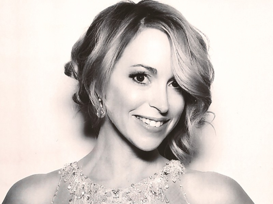 Anna Bauer black and white headshot