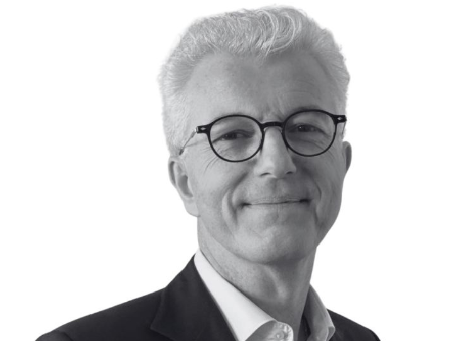 Head shot of a white man - Christophe de Pous
