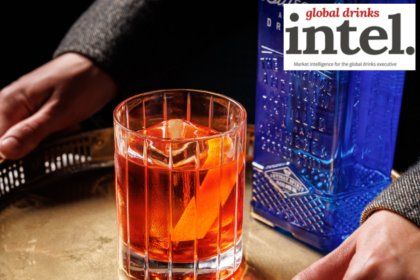 Negroni serve on a tray