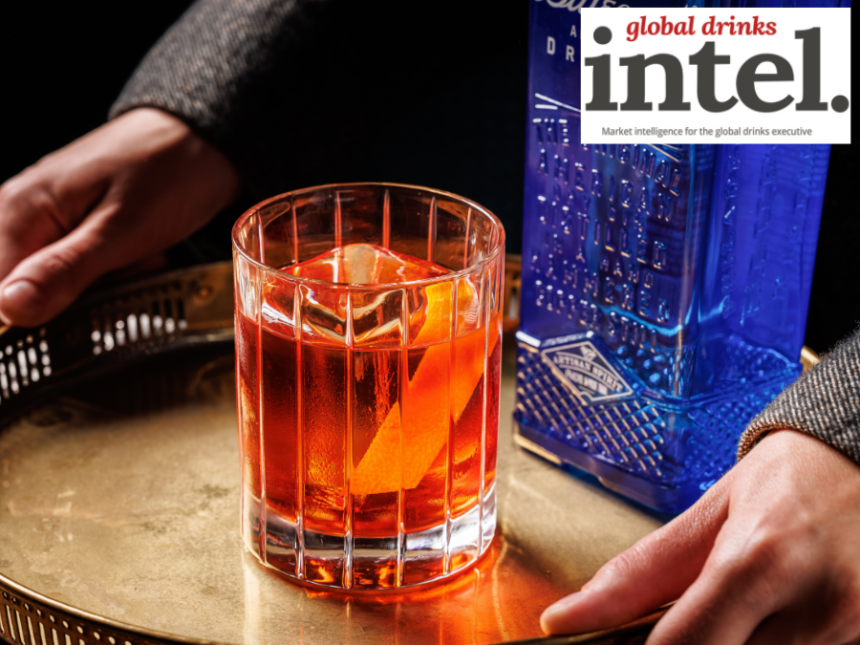 Negroni serve on a tray