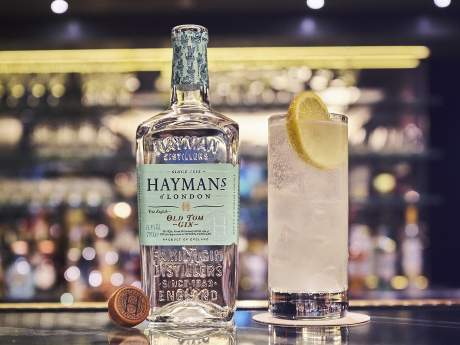 Hayman's of London bottle with serve