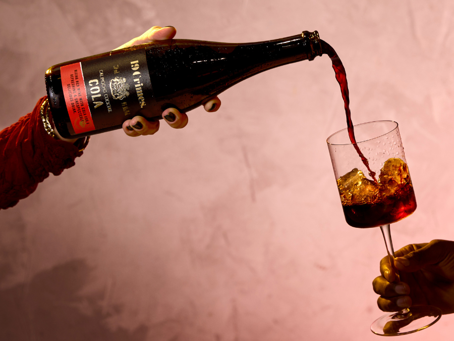 19 Crimes Calimocho cocktail cola
