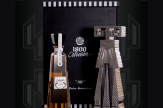 1800 Tequila Mono Laberinto Doble decanter and box