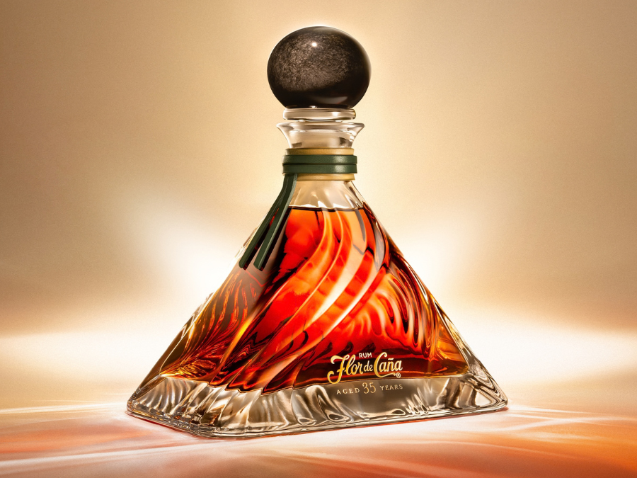 Flor de Cana 35 bottle