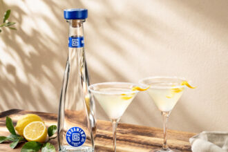 Gran Coramino blanco bottle with two glasses