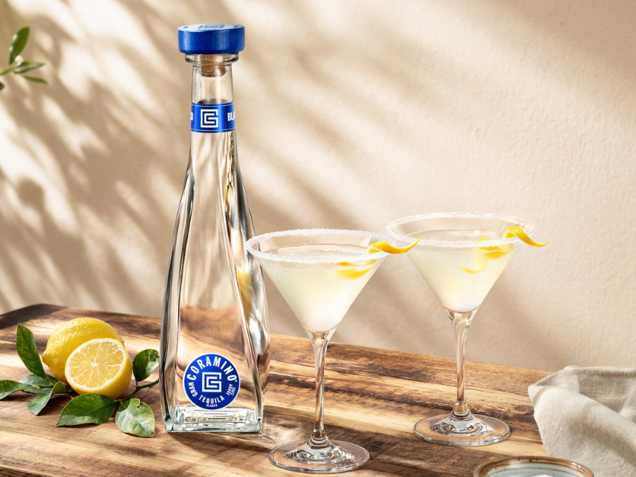 Gran Coramino blanco bottle with two glasses